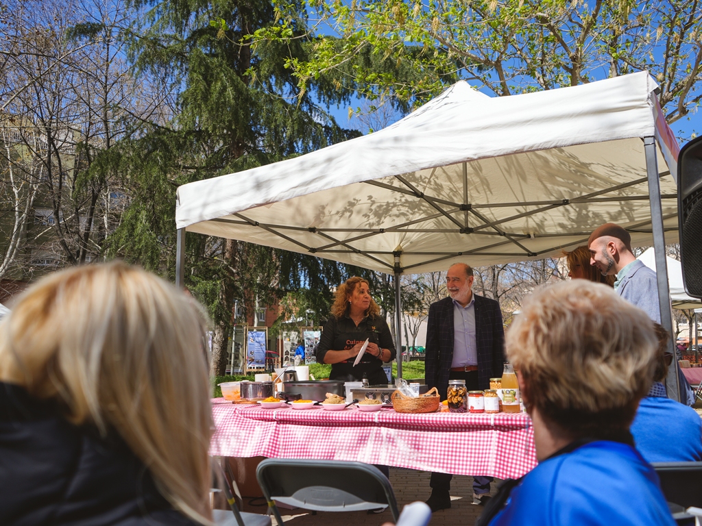 Més d’un centenar de persones participen a la jornada “Cuines del barri”